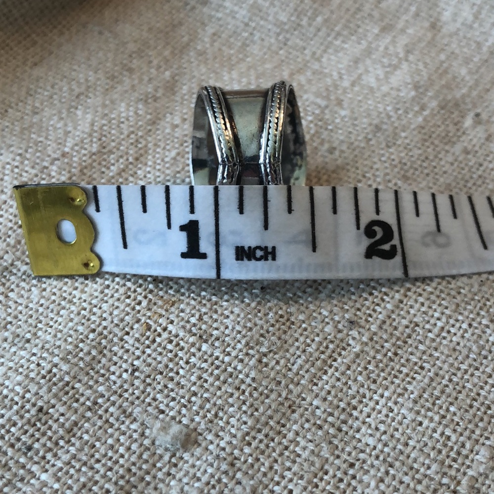 Vintage Balinese Sterling Silver and Garnet ring size 6.5 - Picture 9 of 9